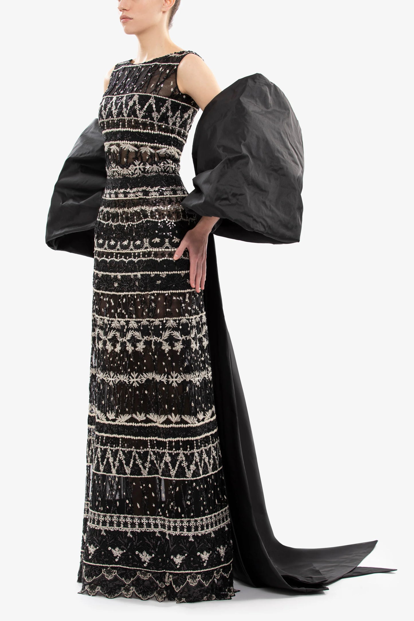 Saiid kobeisy SKU: RTWFW25-DR-40Jblkslvr36